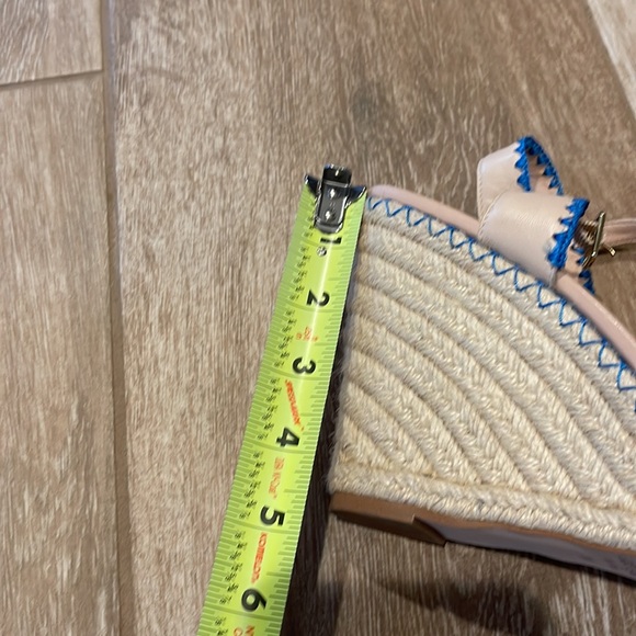 Kate Spade 4-1/2” Floral Wedge Heels 10M - Picture 3 of 9